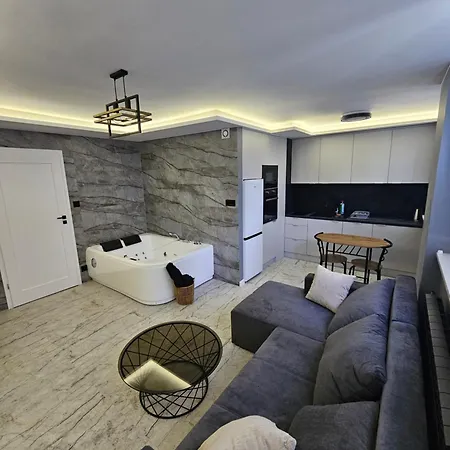 Apartament Z Jacuzzi Klimatyzacja Prywatny Parking Radom Exterior photo