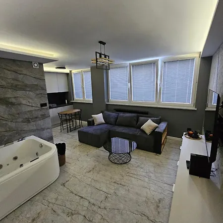 Apartament Z Jacuzzi Klimatyzacja Prywatny Parking Radom Exterior photo